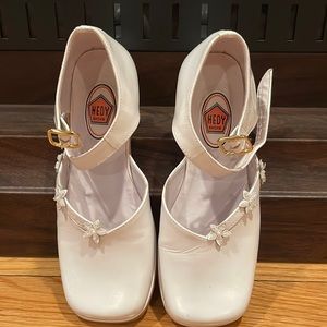 Little Dixie Shoes Designed in Spain - size 13 (girls)